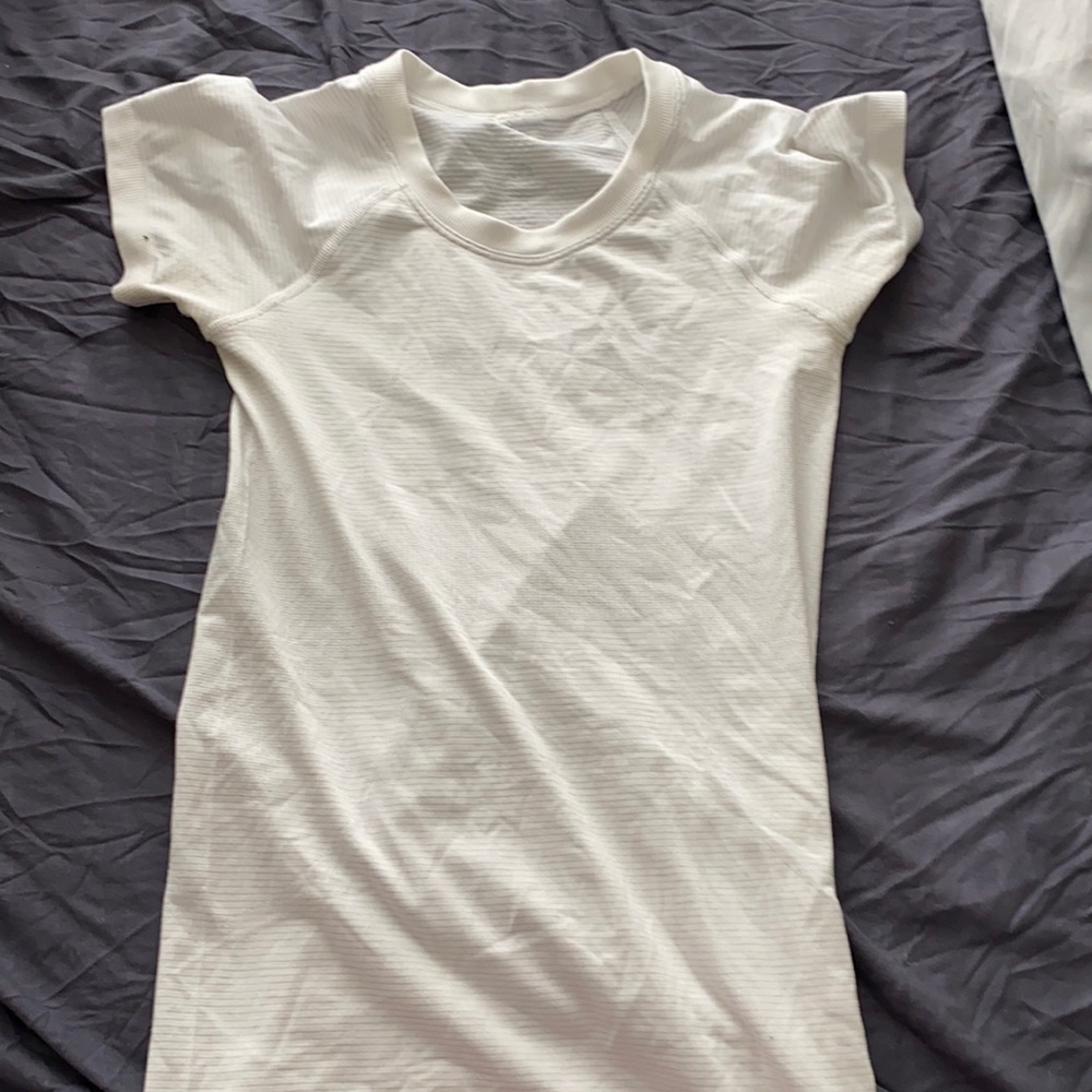 white lululemon t